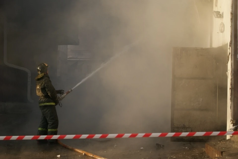 Пожар в пятиэтажном доме: восемь человек спасли в Иркутской области