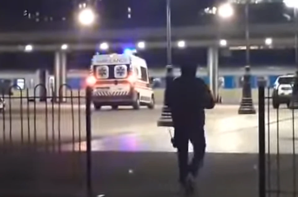 На пустом перроне в оцеплении: появилось видео с прибывшим в Киев «зараженным» поездом