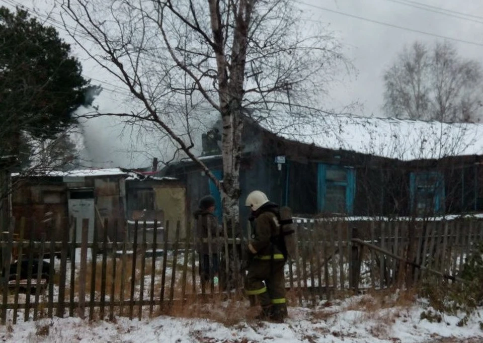 В Жилом доме в Сургуте случился пожар. Фото МЧС ХМАО.