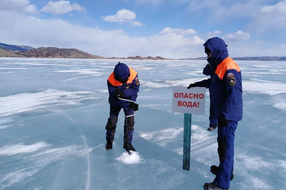 МЧС: закрыты 13 нелегальных выездов на лед в Иркутской области.