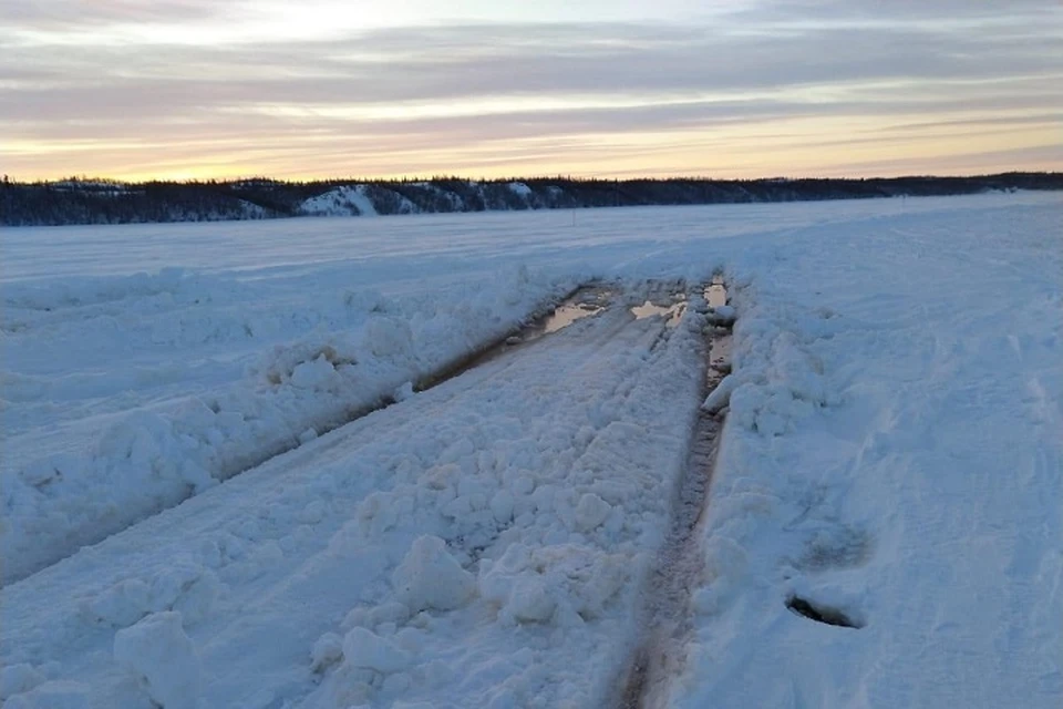 На Ямале снегопад стал причиной закрытия всех зимников. Фото с сайта департамента дорожного хозяйства ЯНАО