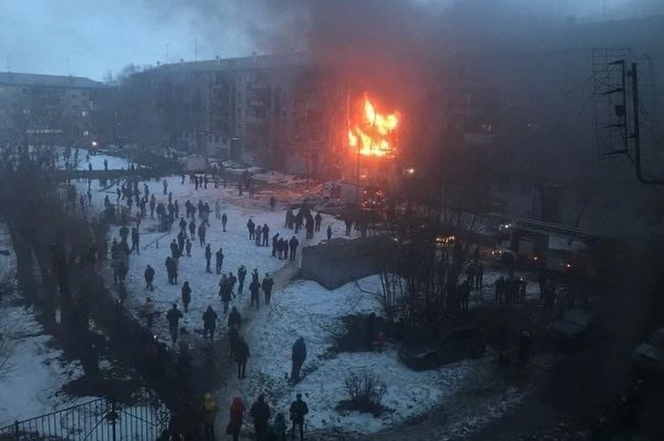Некоторые очевидцы сообщают о пожаре в двух квартирах. Фото: читатели КП-Челябинск
