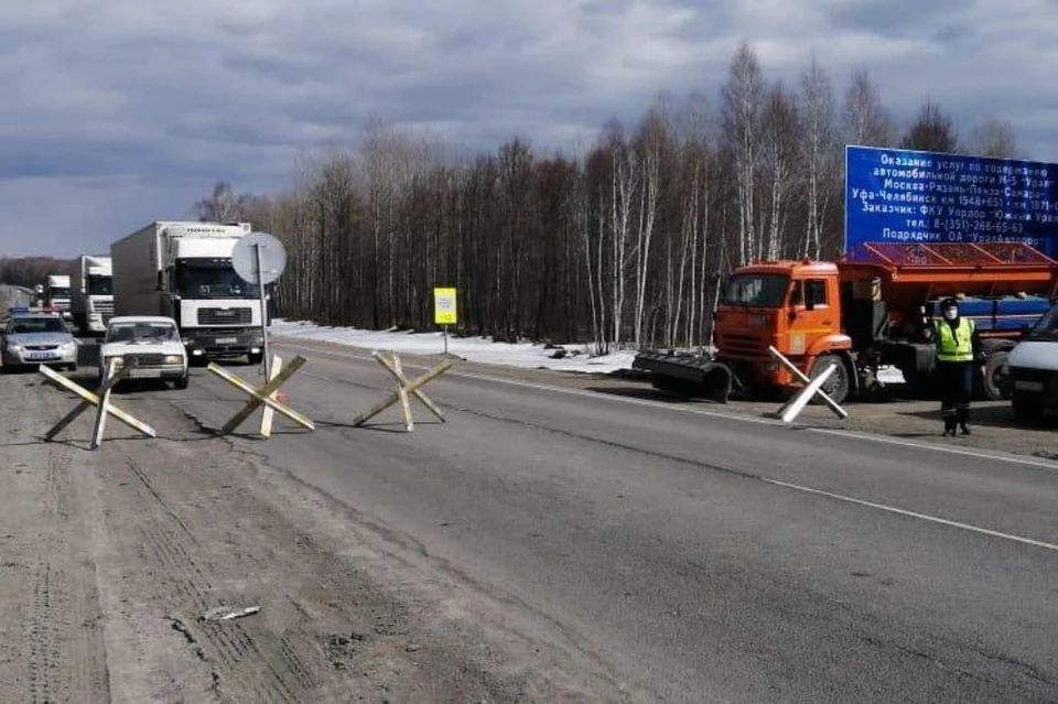 На границах Челябинской области дороги сужены до одной полосы. Фото: пресс-служба ГУ МВД по Челябинской области.