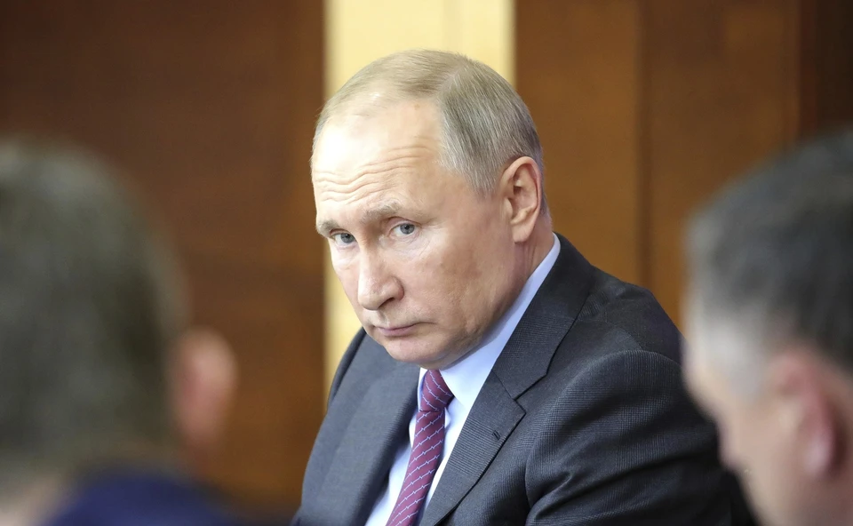 Путин поручил создать резерв лекарств и тест-систем для диагностики коронавируса