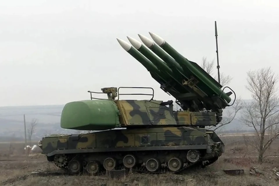 Украинские военные пригнали ракетный комплекс «Бук» под Волноваху. Фото: Штаб «ООС»