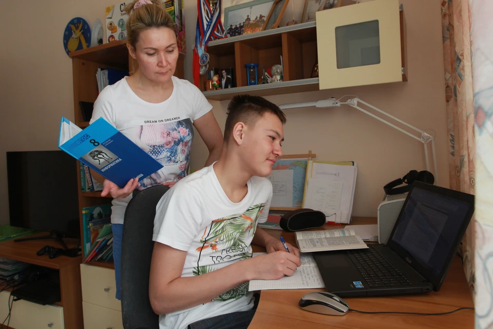 Воронежские школьники пробудут на дистанционном обучении как минимум до 30 апреля.