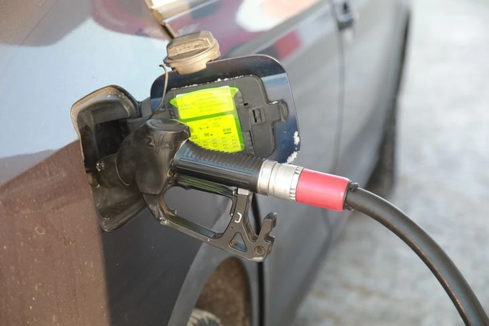 Цены на бензин упали.