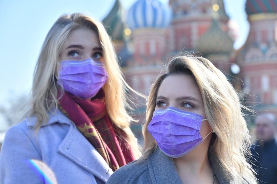Фото В Маске На Улице