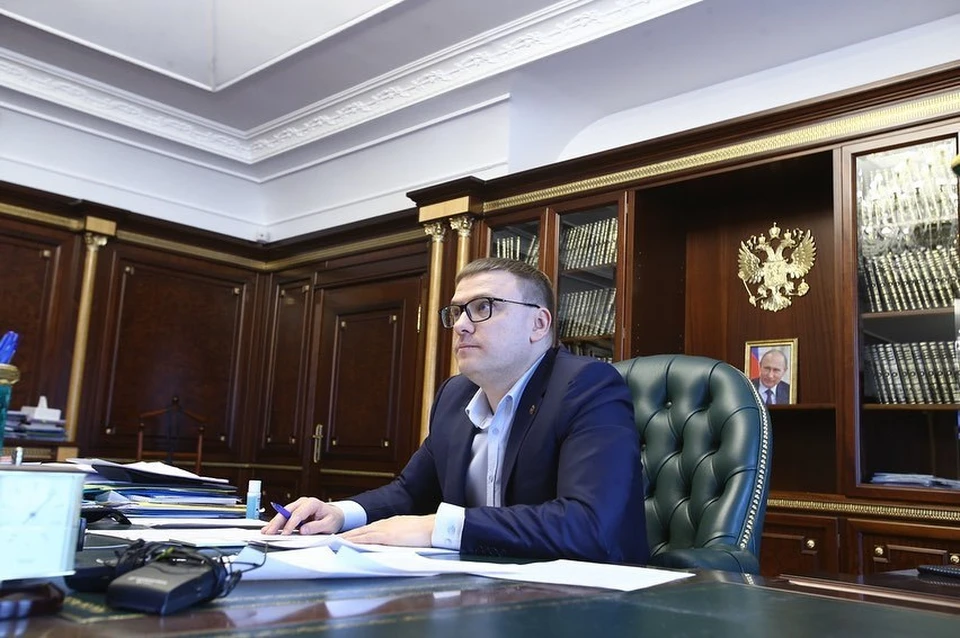 Алексей Текслер изолировался в кабинете