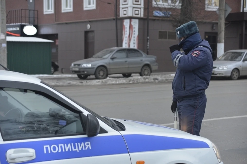 Полиция просит. Суджа полиция. Переводи полиция по большим буквам.