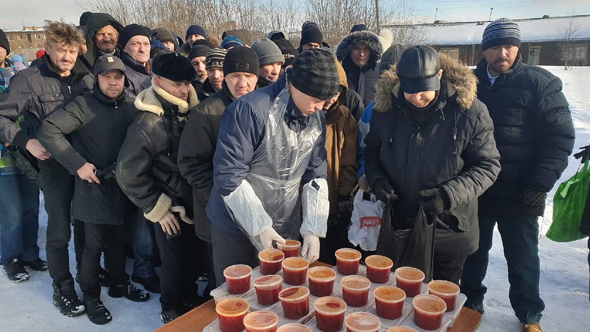 Ситуация с коронавирусом в Мурманске: нуждающихся в воскресных бесплатных  горячих обедах стало почти вдвое больше - KP.RU