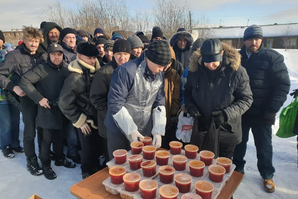 Нуждающихся в горячих обедах становится все больше. Фото: "Добрый мир"