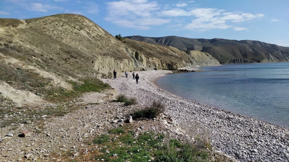 Поиск пропавшего дайвера идет на суше и в воде. Фото: пресс-служба МЧС РК