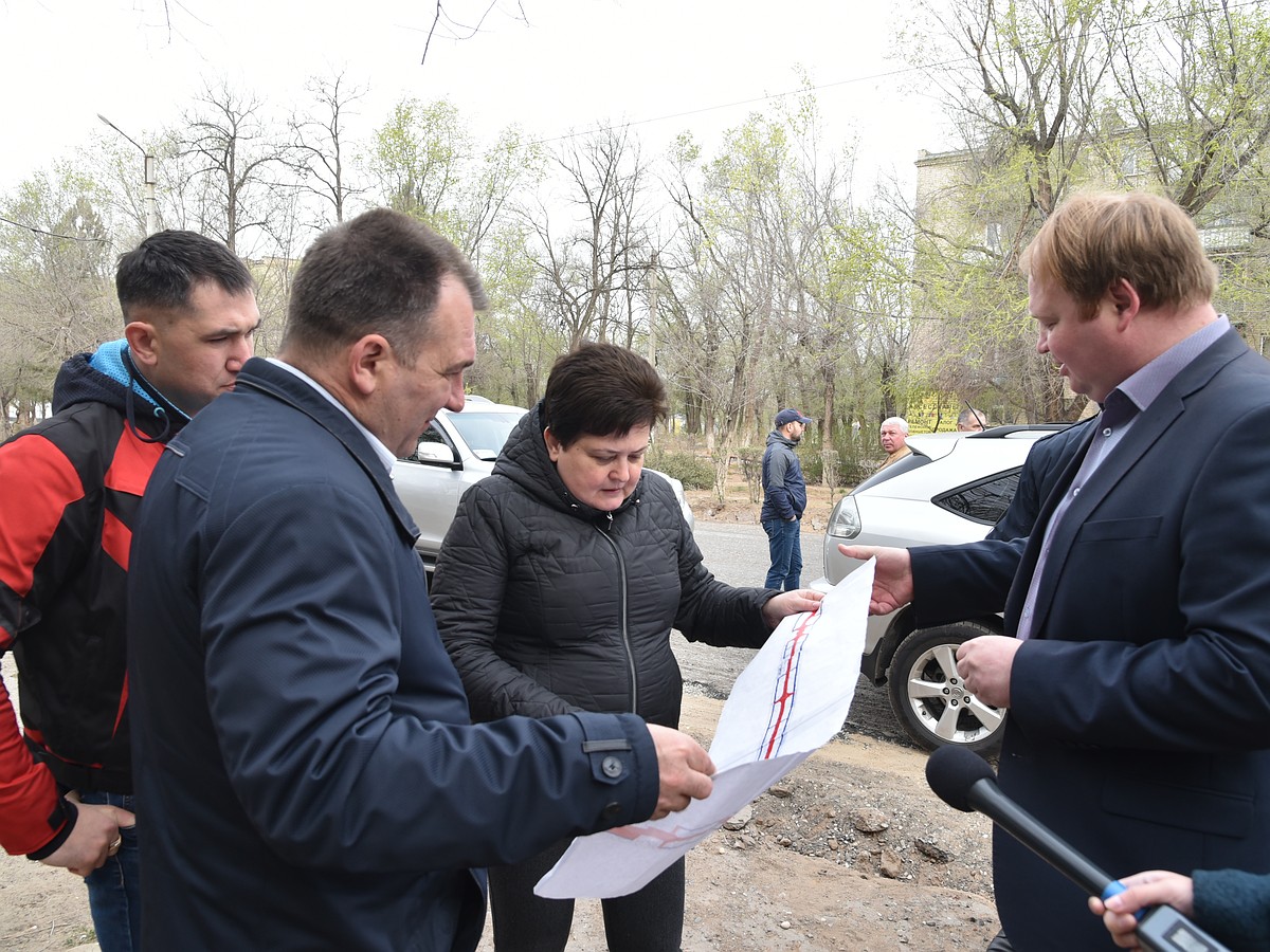 В Трусовском районе Астрахани преображаются дворы и дороги - KP.RU