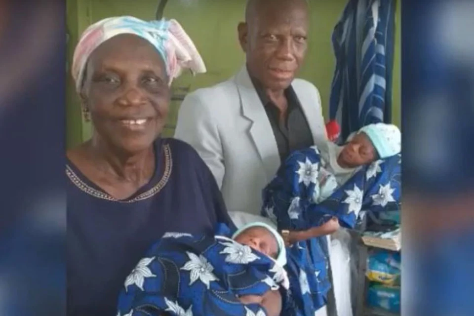 После 43 лет попыток завести ребенка жительница нигерийском городе Лагос 68-летняя Маргаретт Аденуга стала матерью здоровых мальчика и девочки.