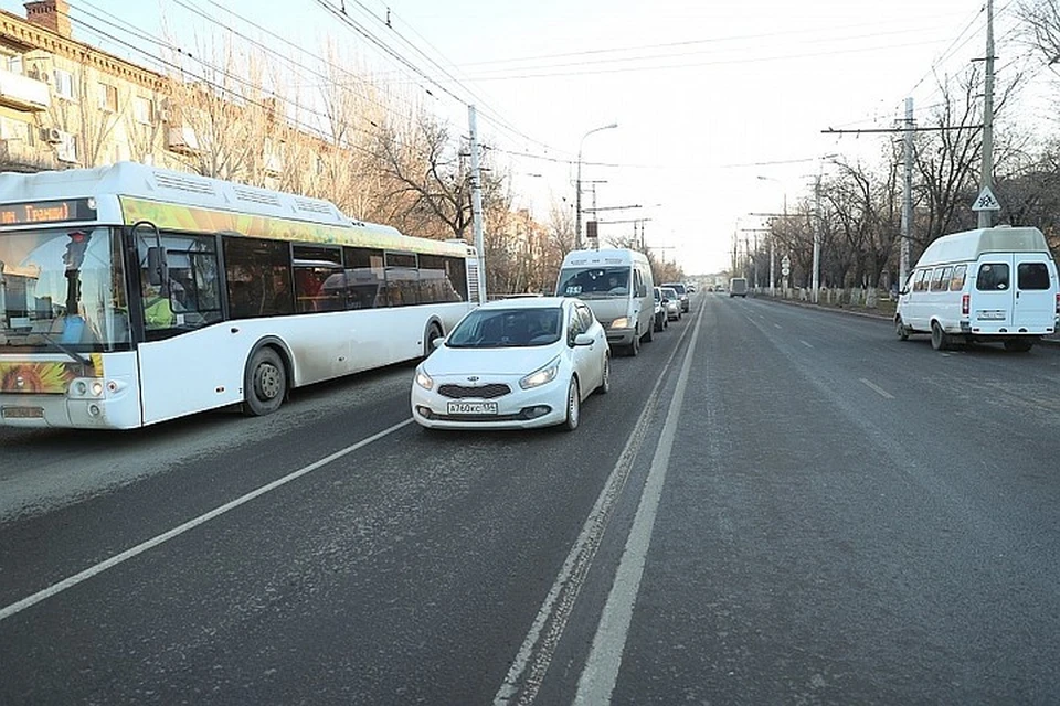 Маршрутчики просят допустить их к работе наравне с автобусами. Фото: администрация Волгоградской области