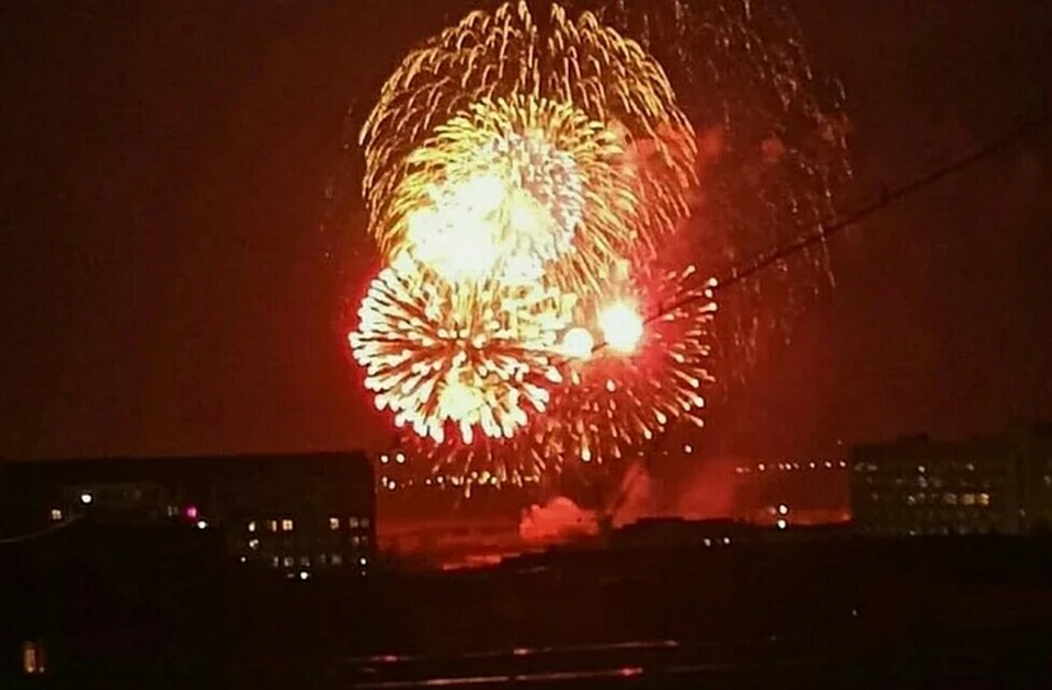 Будет ли салют в омске 9 мая. Салют в Омске на 9 мая. Салют Омск. Омск салют 50 лет