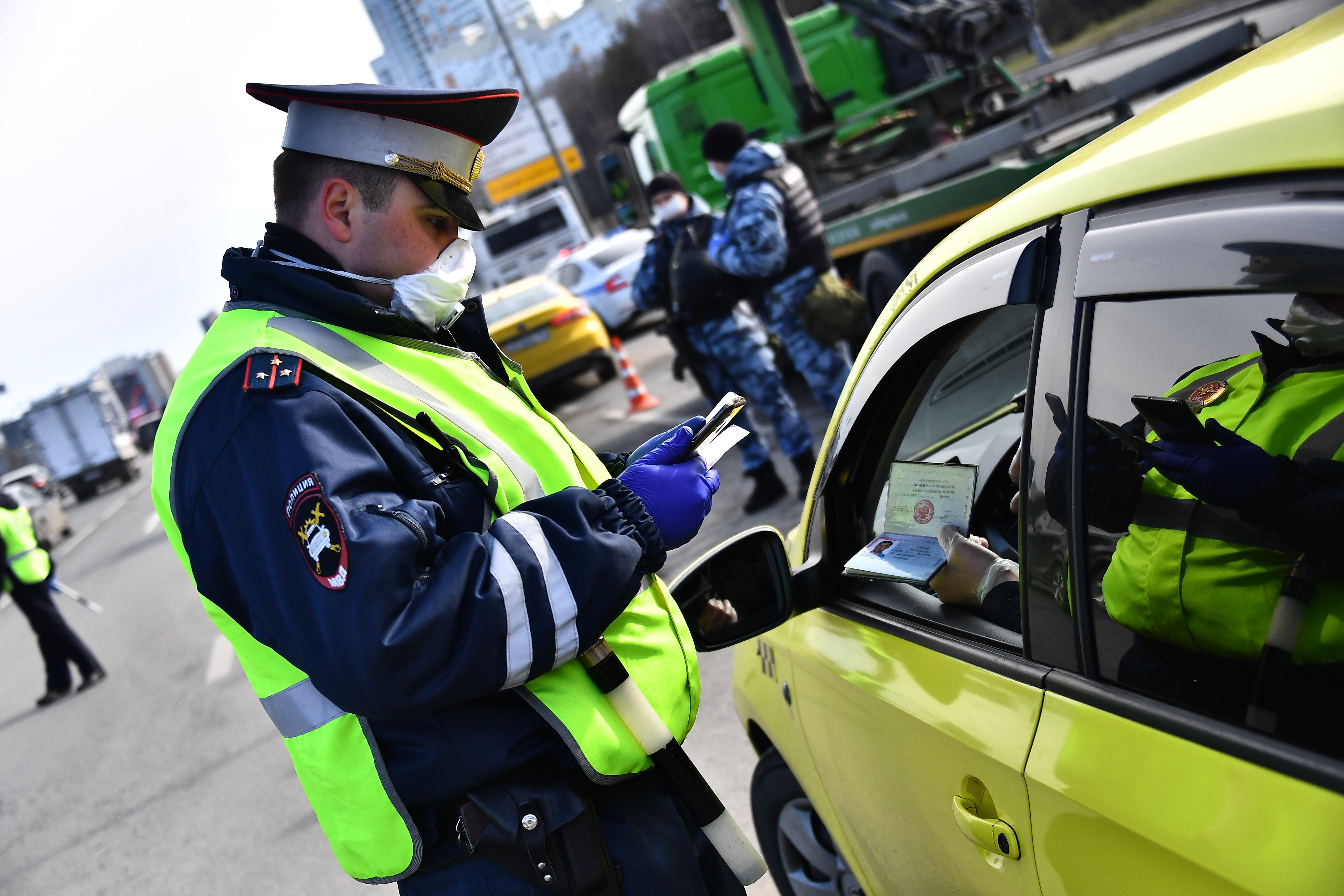 Автомобилистам пропуска понадобятся с 5 мая