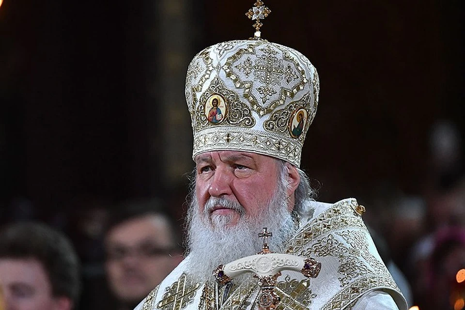 В послании к празднику святых жен-мироносиц Патриарх Кирилл поделился, что попросил состоятельных прихожан помочь батюшкам