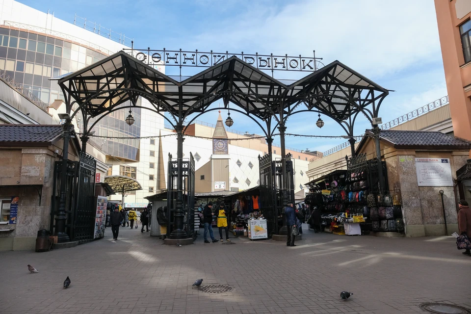 Рынок на сенной санкт петербург. Сенной рынок в Санкт-Петербурге. Сенная площадь рынок. Сенной рынок, Санкт-Петербург, Московский проспект, 4. Базар на Сенной площади в Санкт-Петербурге.