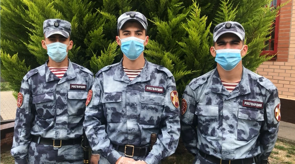 В Сочи росгвардейцы спасли тонущую девушку. Фото пресс-службы Южного округа войск национальной гвардии РФ