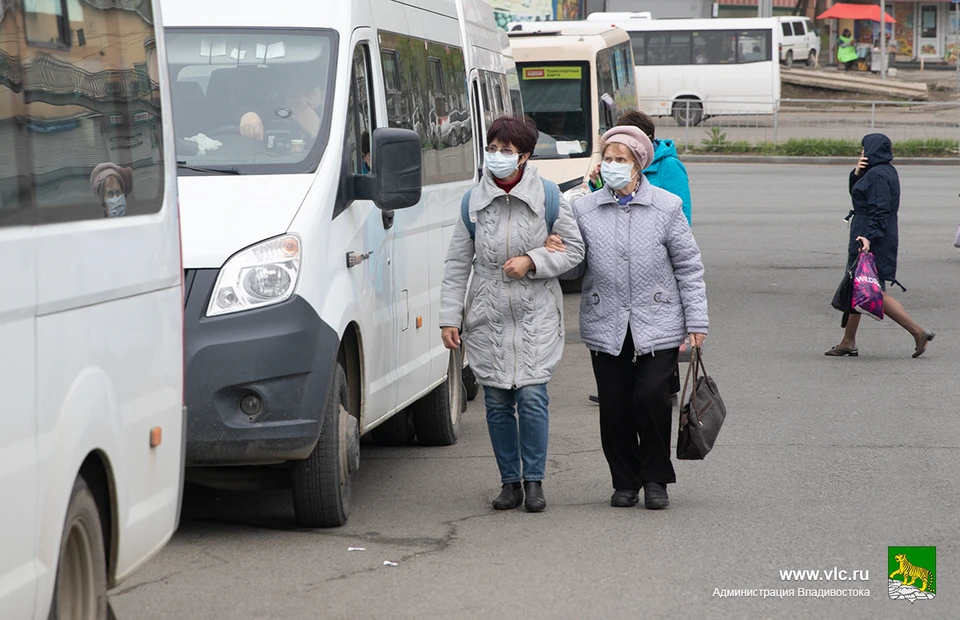 Владивостокцам напоминают о необходимости надевать маски в общественном транспорте. Анастасия КОТЛЯРОВА