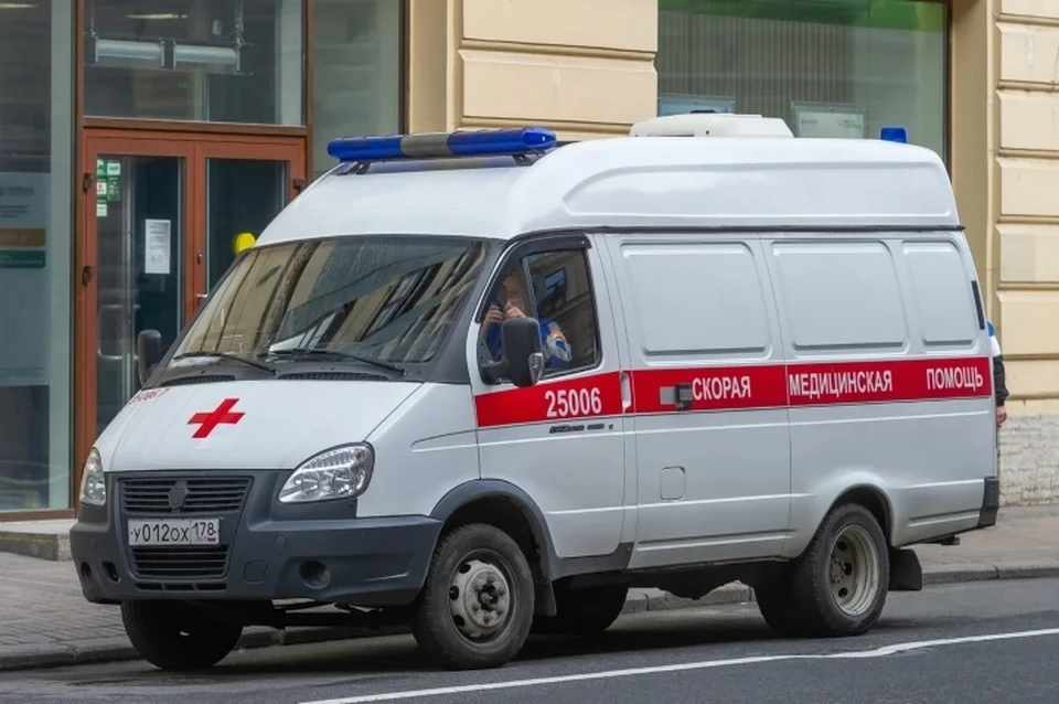 В Санкт-Петербурге заболели около 20% сотрудников "скорой".