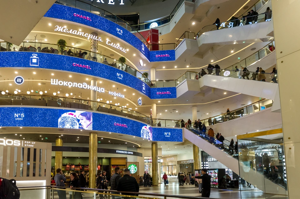 В Смольном разъяснили сроки открытия торговых центров