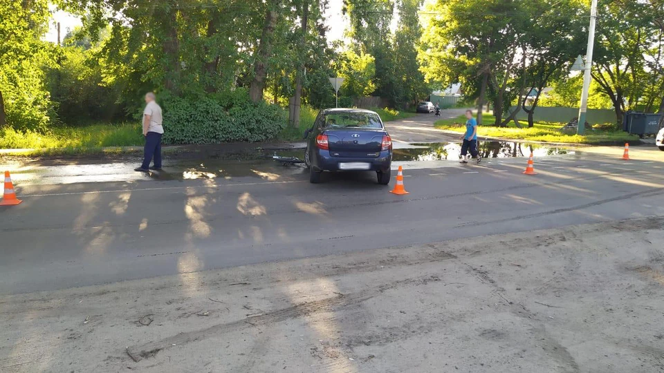 Мужчина на электровелосипеде протаранил отечественное авто