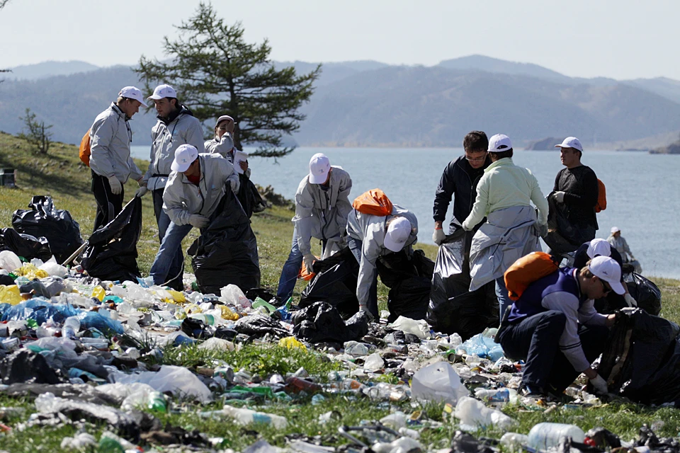 Добровольцы Акции «Вода России» уже вышли на берега для уборки мусора