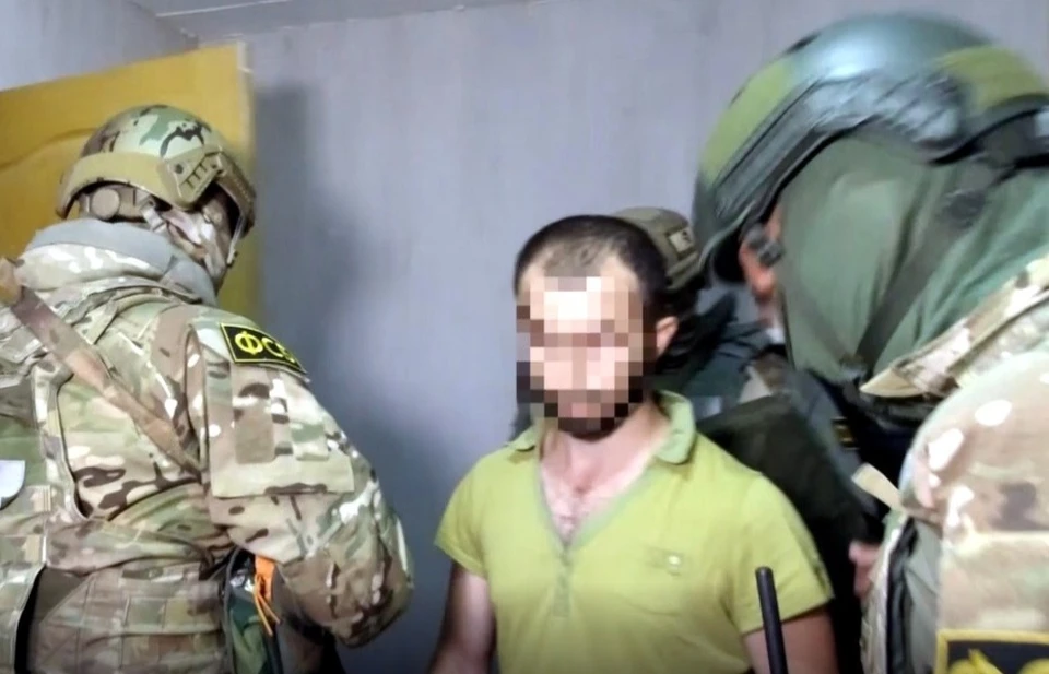 Задержаны 7 членов запрещенной организации. Фото: кадр видео ЦОС ФСБ.