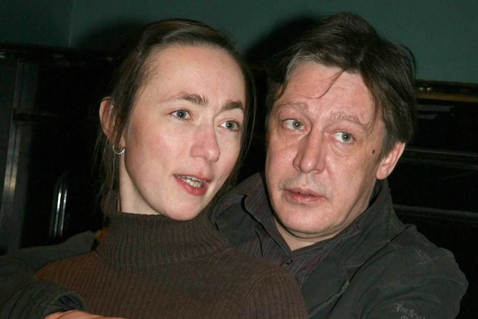 Фото: Михаил Ефремов с женой Софьей. Она сейчас отвечает на звонки друзей актера.
