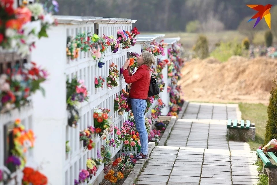 Люди месяцами ждали, пока будет захоронена урна с прахом близких или установлен памятник на могиле
