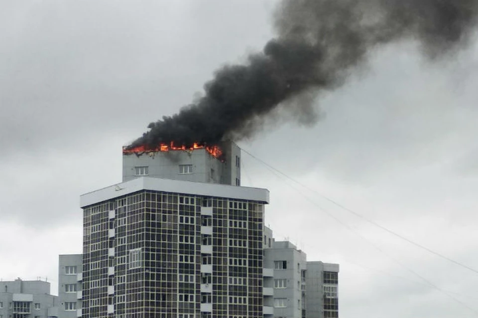 Пожар в 20-этажном доме произошел в Иркутске. Фото: предоставлено "КП"
