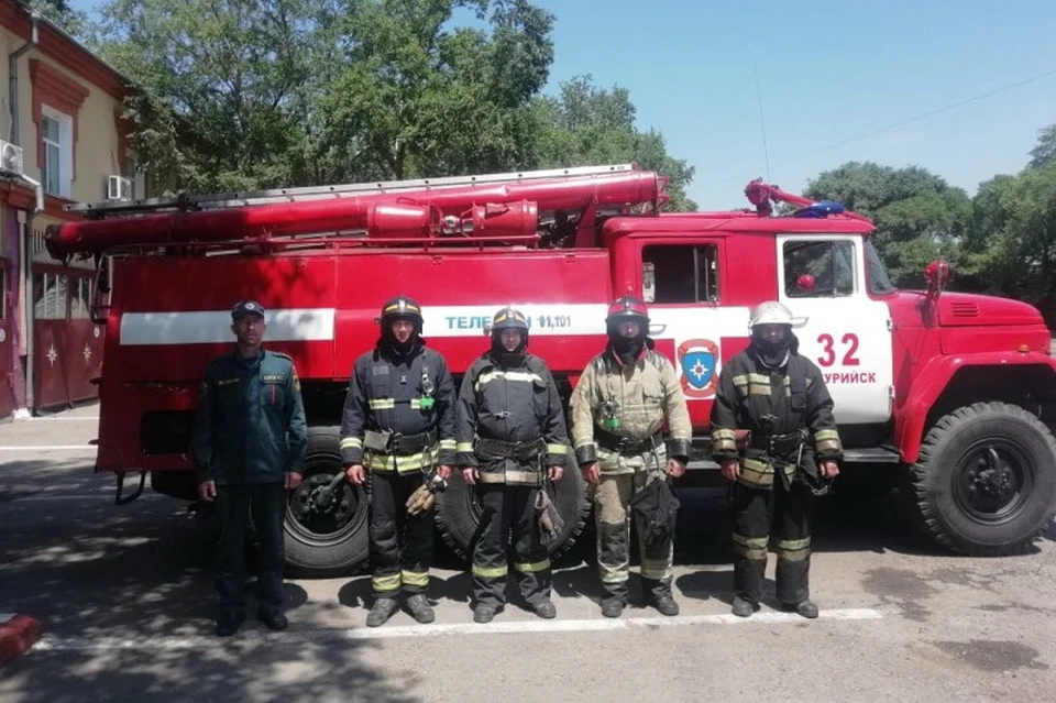 Сотрудники 7-го пожарно-спасательного отряда Уссурийского городского округа. Фото: пресс-служба ГУ МЧС России по Приморскому краю.