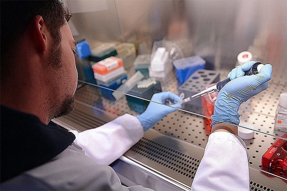 Россия может завершить испытания вакцины от коронавируса быстрее других стран