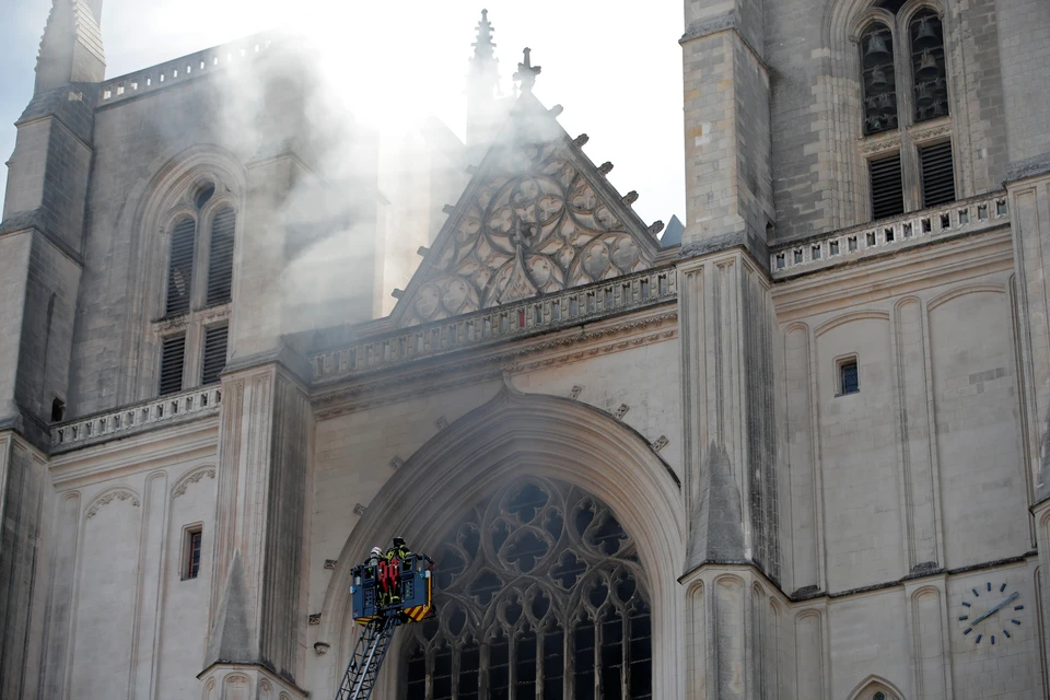 На западе Франции произошёл пожар в соборе Святых Петра и Павла