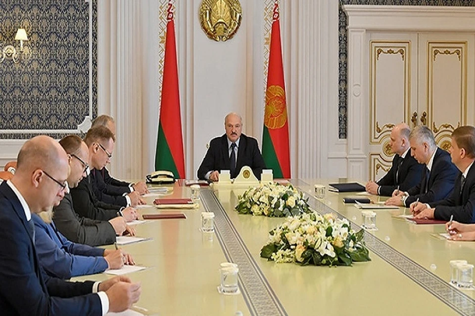 Лукашенко объявил, что ждет от нового белорусского посла в Казахстане Павла Утюпина развития кооперационных связей между странами в сфере промышленности.