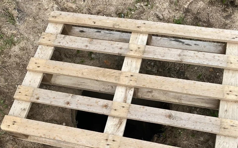 Смоленская прокуратура изучит обстоятельства падения ребенка в колодец. Фото: ВКонтакте.