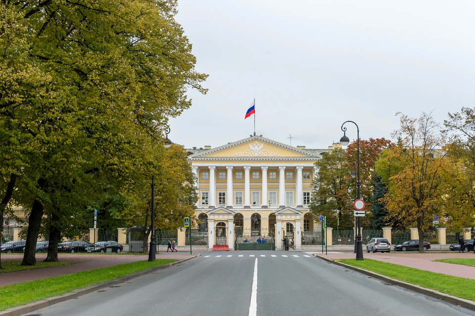 Эксперт рассказала, каких специалистов Администрации Петербурга ждет сокращение