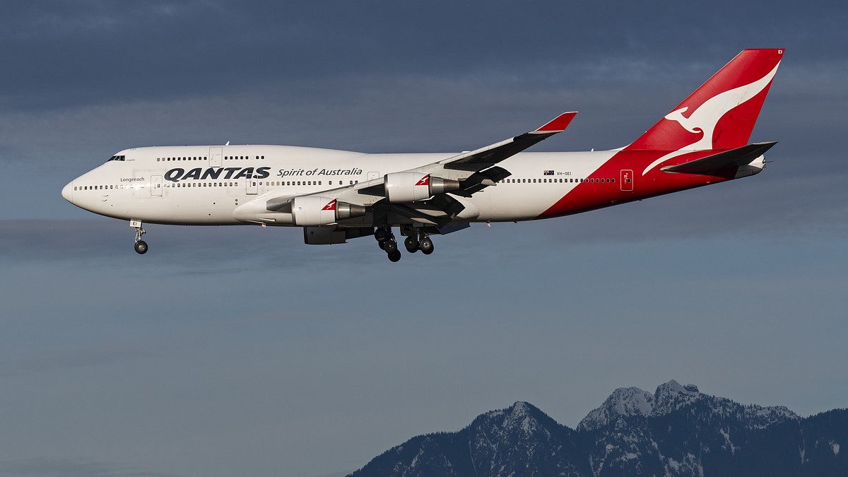 Последний Boeing 747 австралийской авиакомпании Qantas нарисовал в небе  кенгуру во время прощального рейса - KP.RU