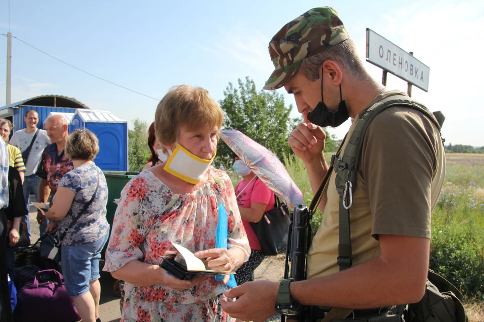 Напомним, что КПП в Донбассе закрыли еще в марте из-за угрозы распространения коронавируса