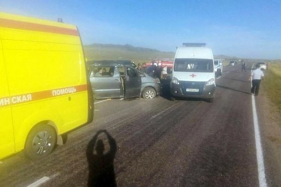 В Туве перевернулся автомобиль: пострадали 9 человек, погиб пятилетний ребенок. Фото: соцсети