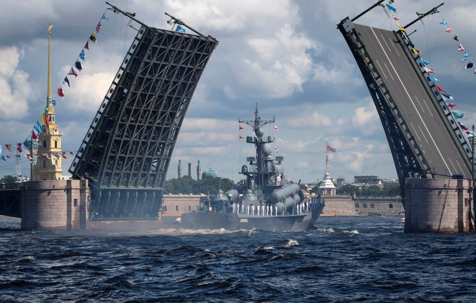 26 июля в России отметили морским парадом День ВМФ
