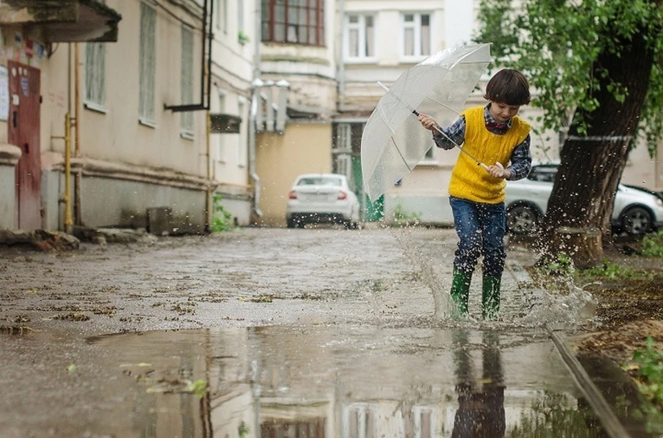 Одна из главных задач – уложить ливневку, чтобы во дворах не стояла вода