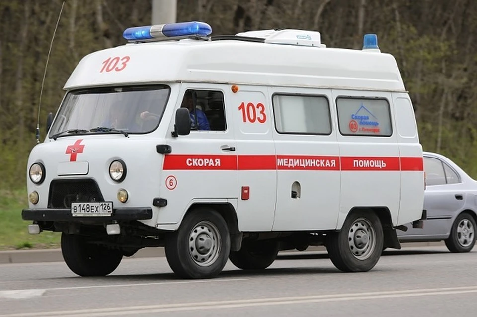 Мужчна погиб, упав с высоты.