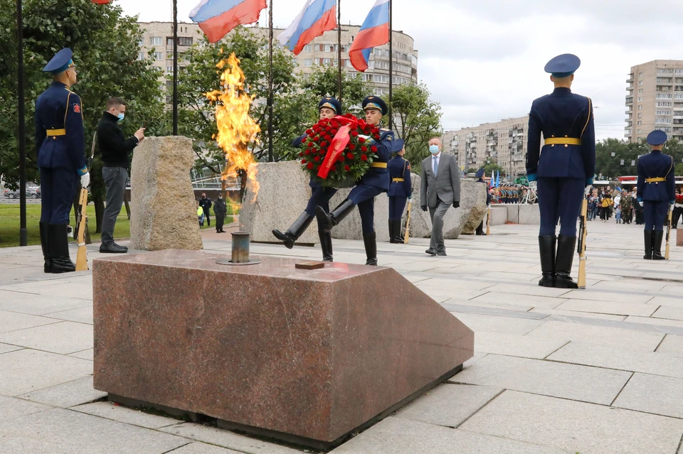 В Петербурге почтили память воинов-десантников / Фото: Смольный