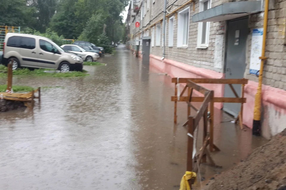 Потоп на Свердлова, 27. Фото: vk.com/zlo43