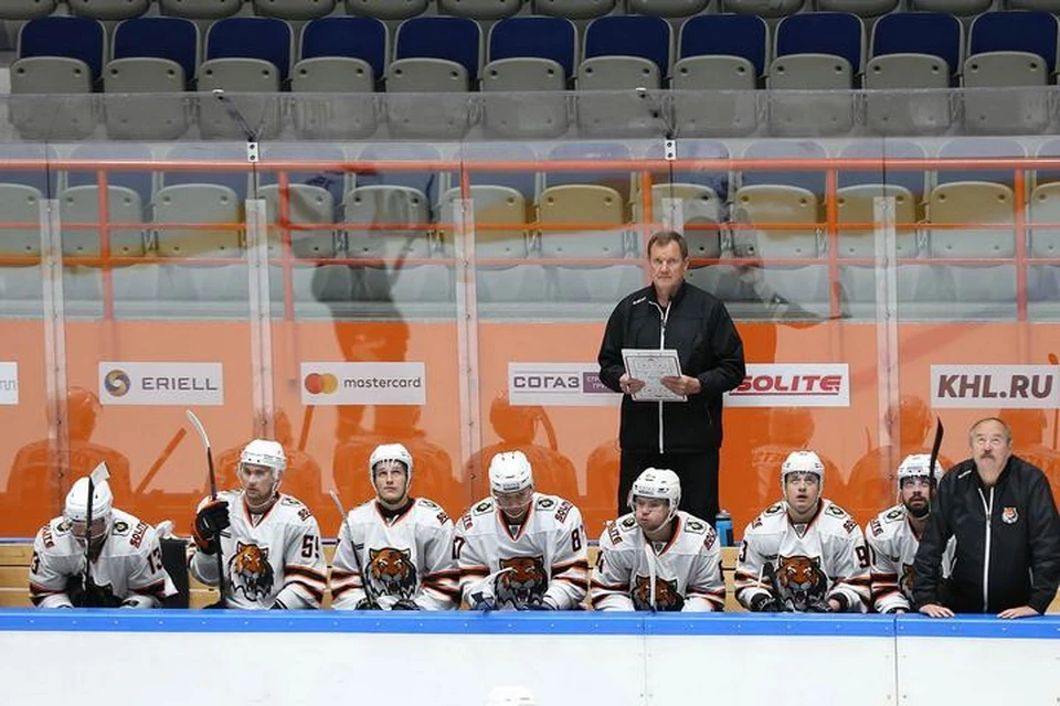 Исполняющий обязанности главного тренера хабаровского «Амура» подвел итоги встреч с «Сибирью»