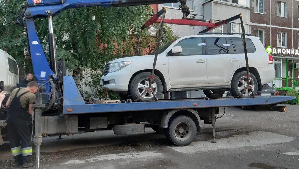 Для того, чтобы вернуть автомобиль забывчивому клиенту придется не только погасить долг, но и возместить расходы на услуги автоэвакуатора. Фото: «ЭнергосбыТ Плюс»